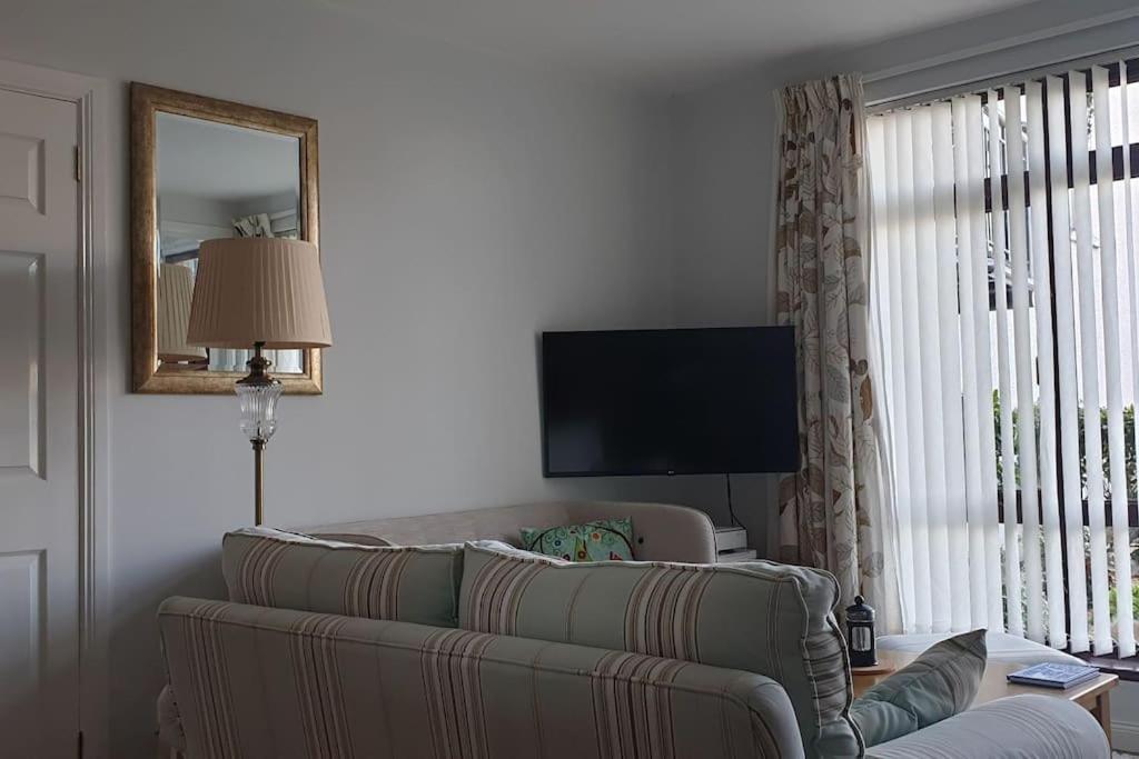 Seafront Apartment, Ground Floor, Free Parking Newcastle  Exterior photo